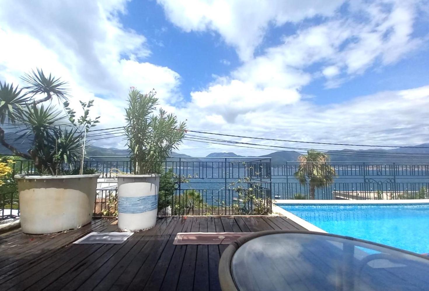 Apartment Tri Kiparisa Tivat Exterior photo