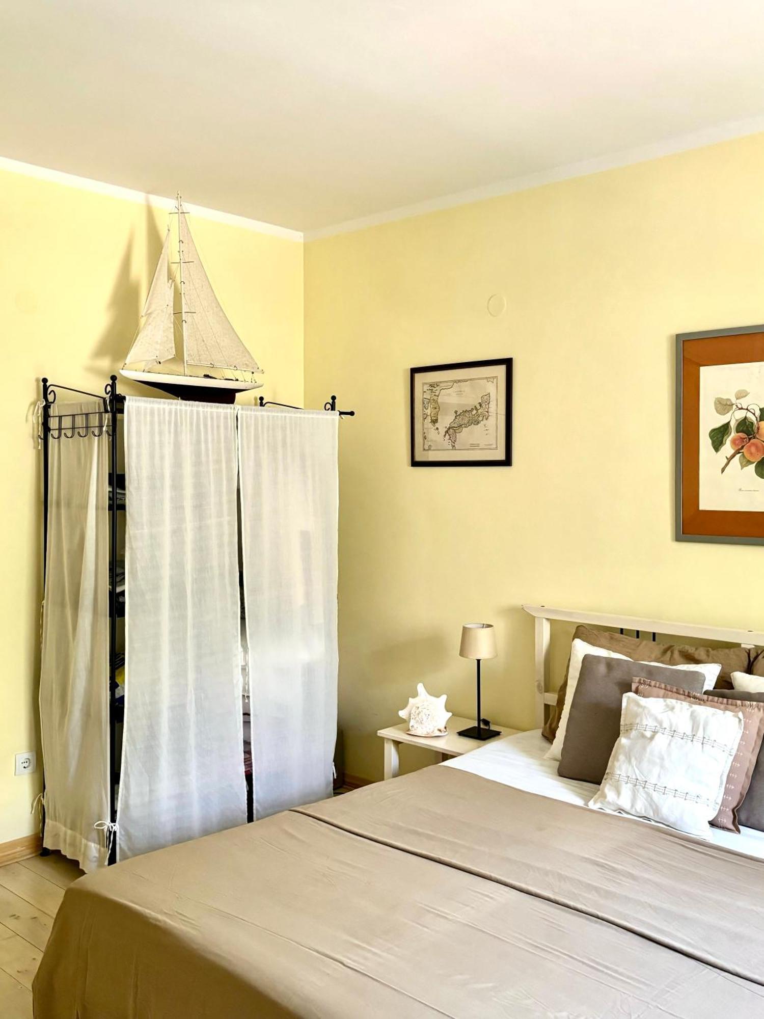 Apartment Tri Kiparisa Tivat Exterior photo